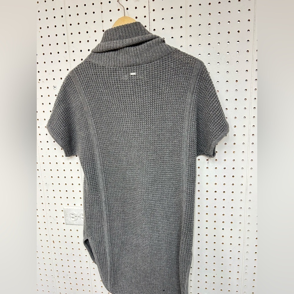 Ugg Cowl Neck Short Sleeve Sweater - Picture 2 of 8